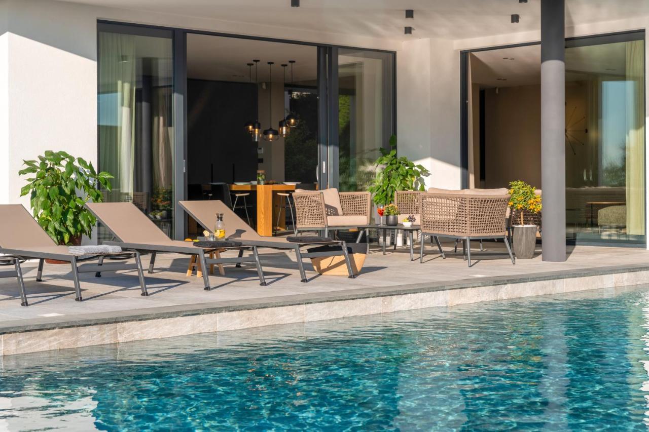 Luxury Villa Aruna Pula Exterior photo